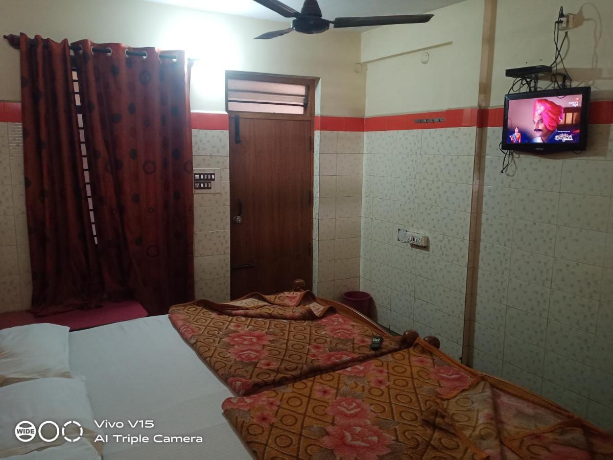 Вилла Sharada Kk Residency Майсур Номер фото